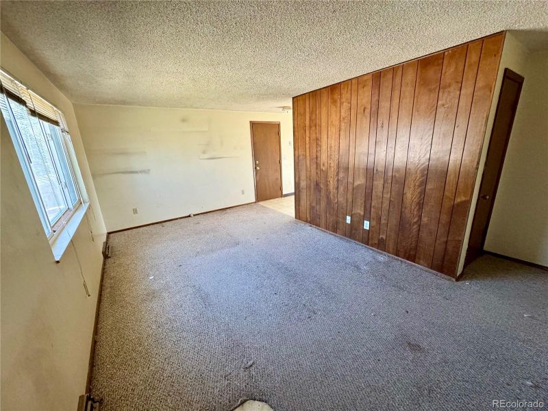 911 Tony Pl, Longmont, CO 80501