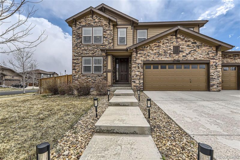25200 E Ellsworth Dr, Aurora, CO 80018