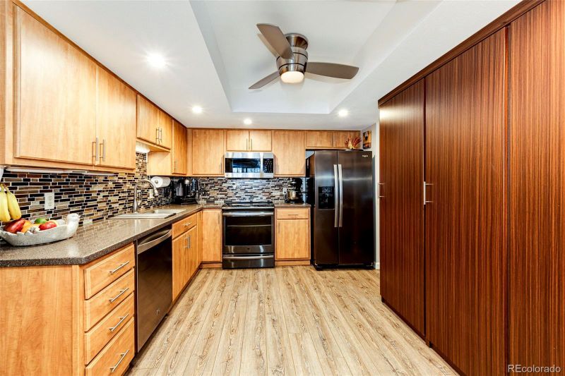 14001 E Marina Dr #405, Aurora, CO 80014