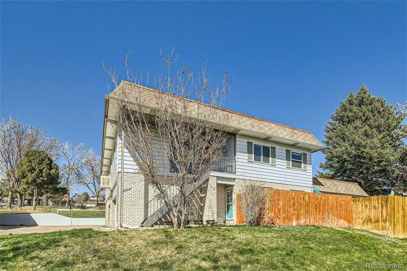 9865 Orangewood Dr, Thornton, CO 80260