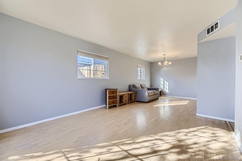 940 Victor St, Aurora, CO 80011