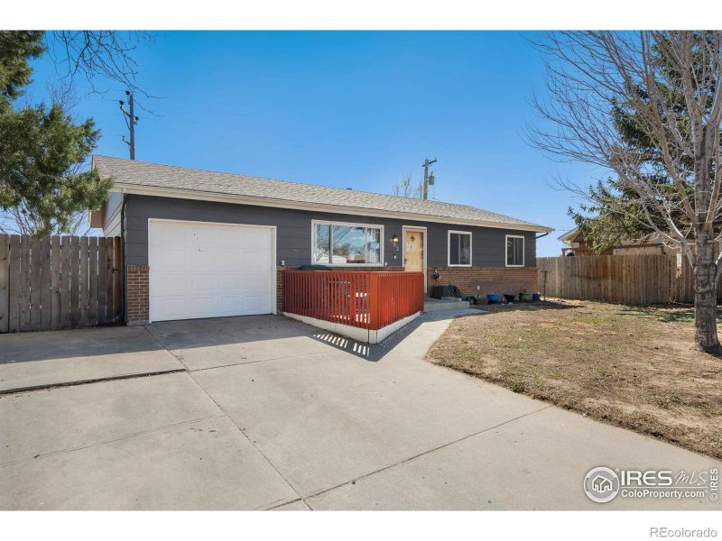 212 Ley Dr, La Salle, CO 80645