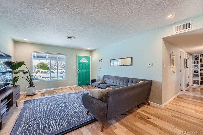 749 Tucson St, Aurora, CO 80011