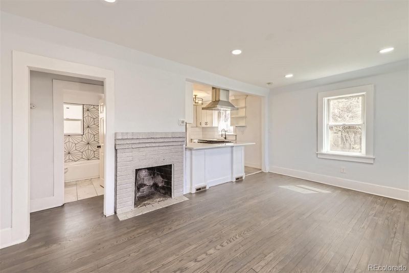 1410 Clinton St, Aurora, CO 80010