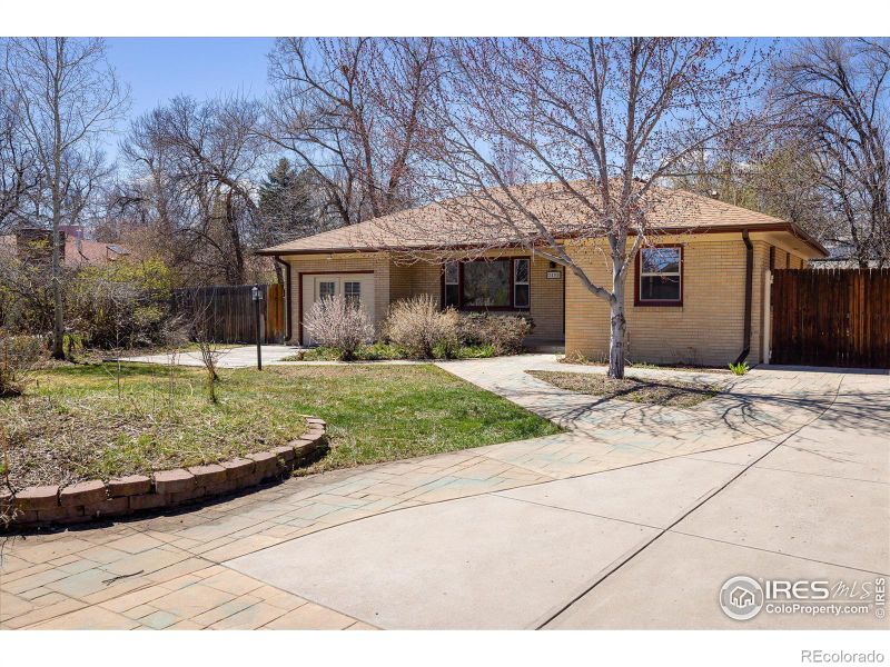 2405 Balsam St, Lakewood, CO 80214