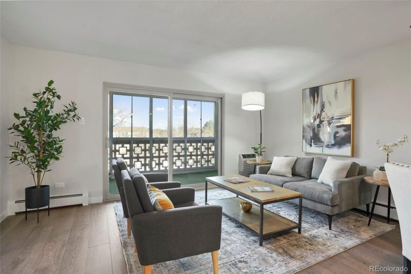 650 S Clinton St #4C, Denver, CO 80247