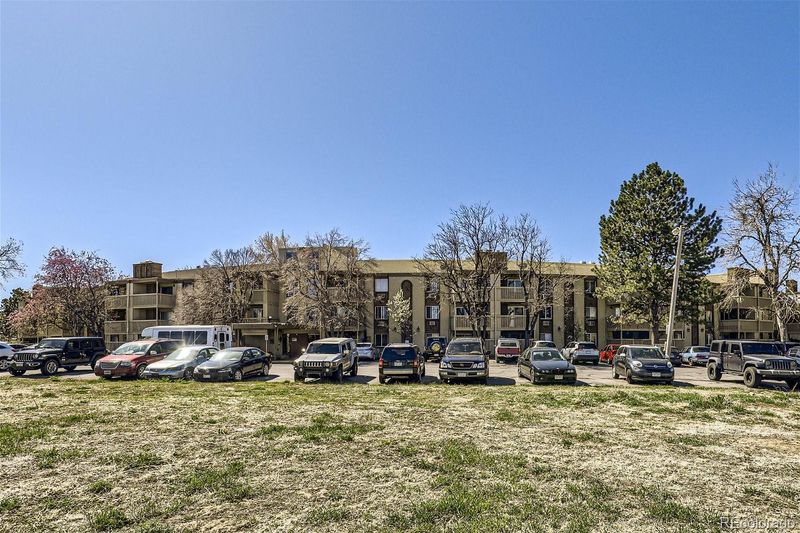 1304 S Parker Rd #355, Denver, CO 80231
