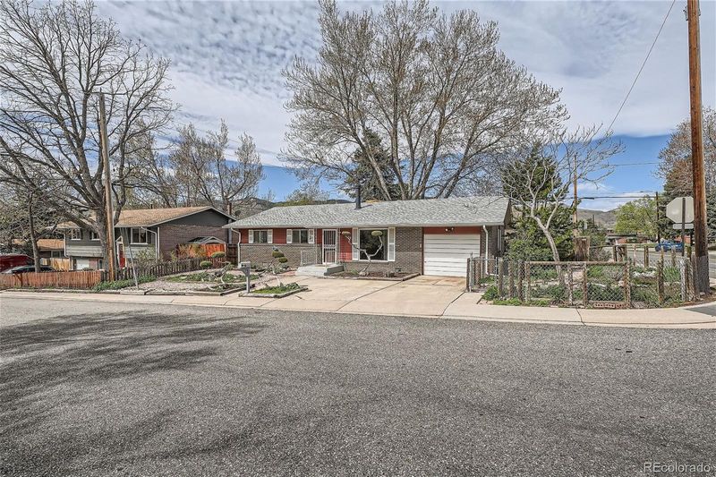 1529 Utah St, Golden, CO 80401