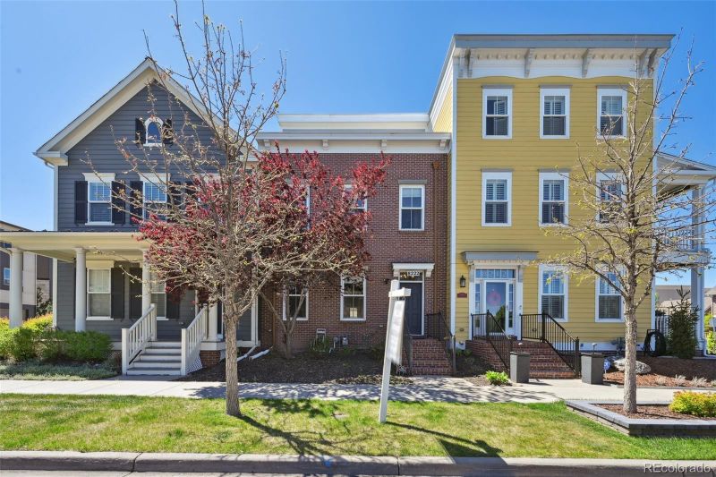 8222 E 49th Pl, Denver, CO 80238