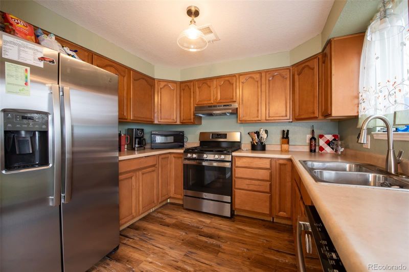 2453 E 90th Ave, Thornton, CO 80229