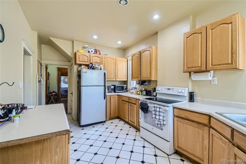 568 N Clarkson St, Denver, CO 80218