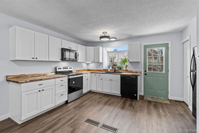 1219 S Flower Cir #C, Lakewood, CO 80232