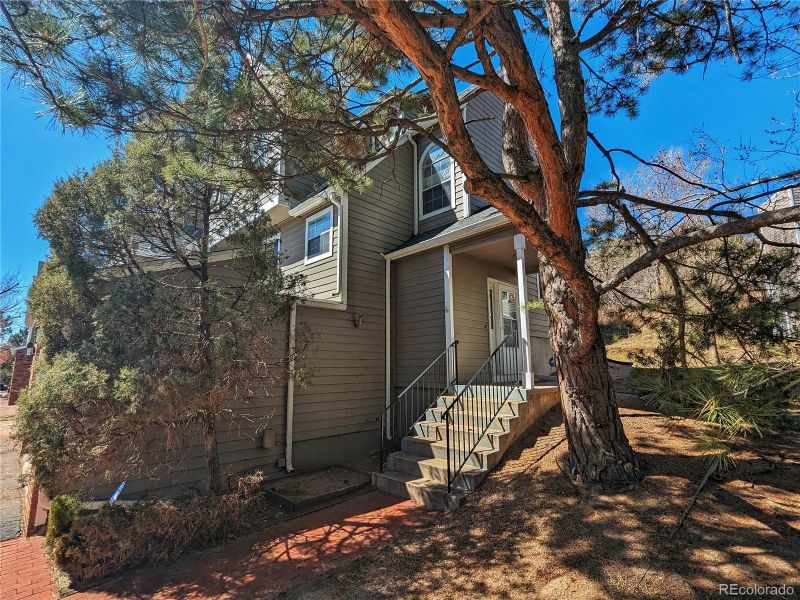 2070 Palm Dr, Colorado Springs, CO 80918