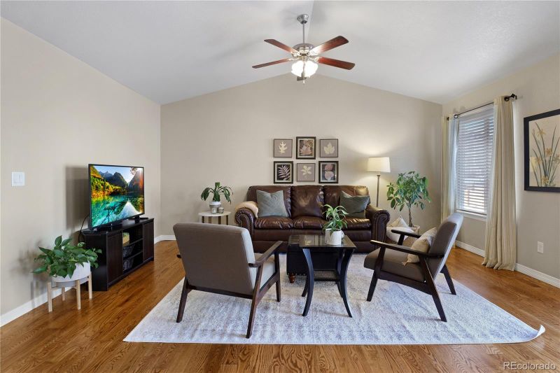 814 Deschutes Dr, Colorado Springs, CO 80921