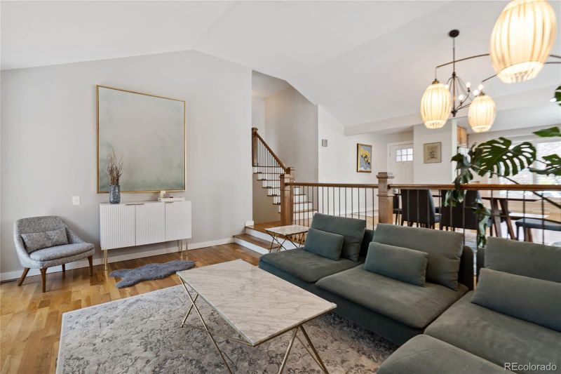 8061 S Rosemary Ct, Centennial, CO 80112