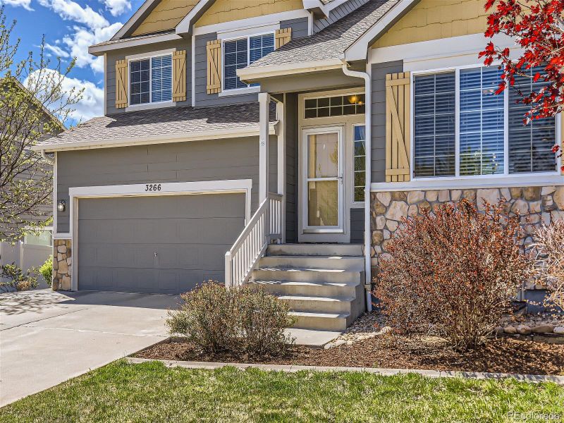 3266 Tamarac Ln, Johnstown, CO 80534