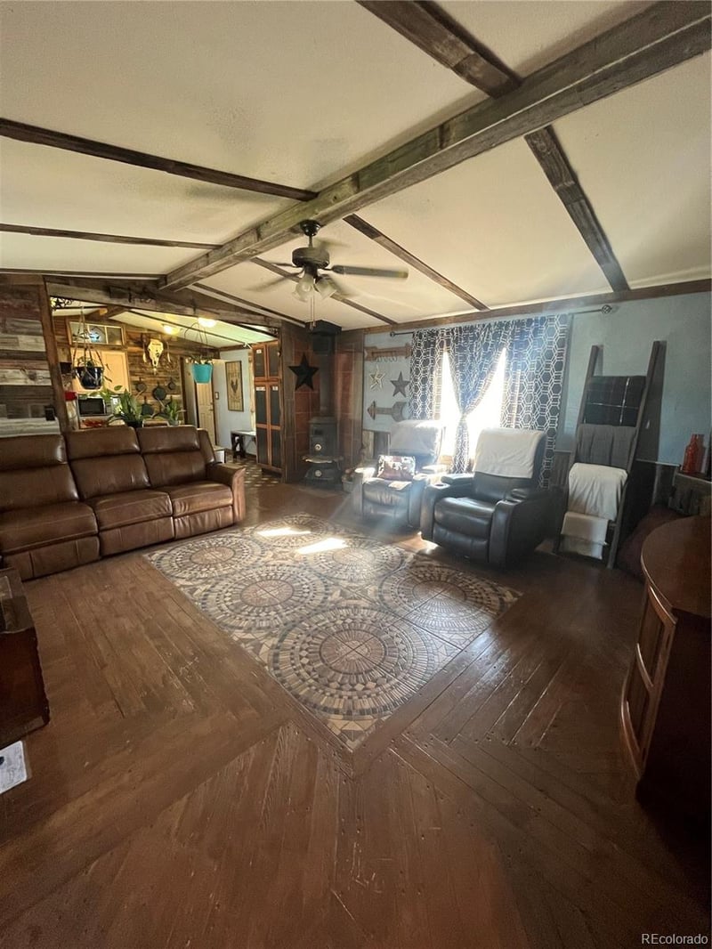 202 Circle Ln, Pueblo, CO 81006