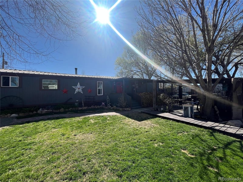 202 Circle Ln, Pueblo, CO 81006