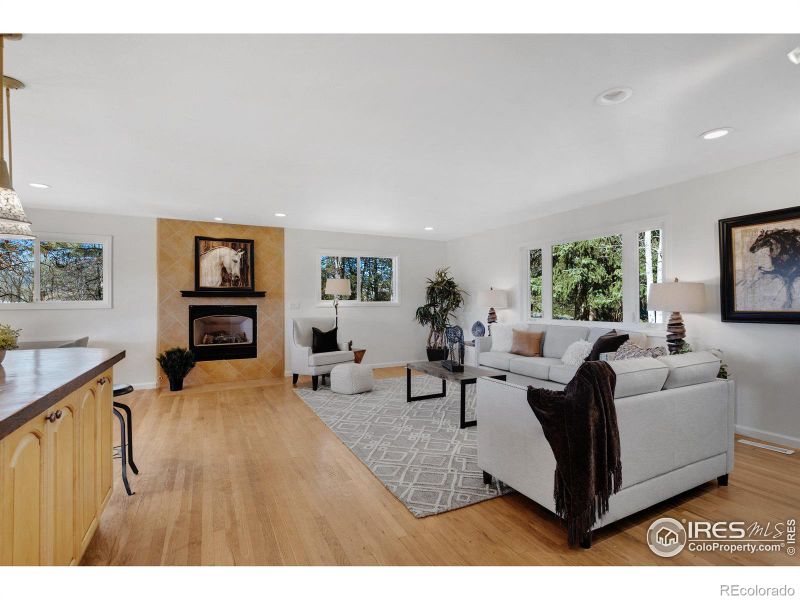 5534 Pioneer Rd, Boulder, CO 80301