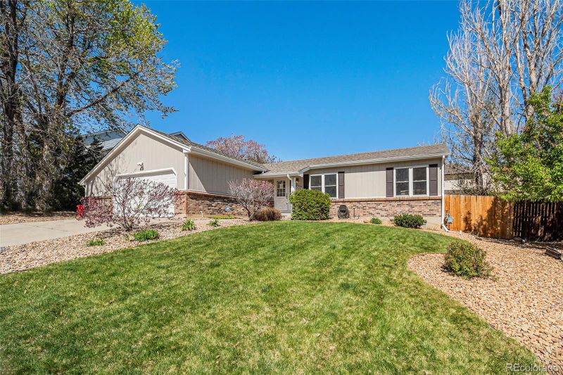 18327 E Nassau Dr, Aurora, CO 80013