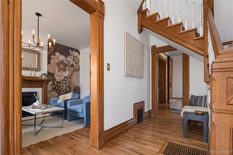 2427 N Emerson St, Denver, CO 80205