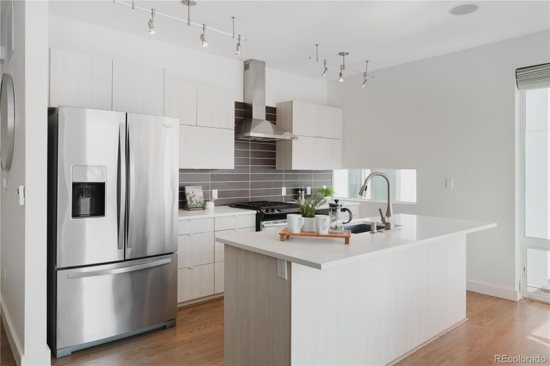 1705 Hooker St, Denver, CO 80204