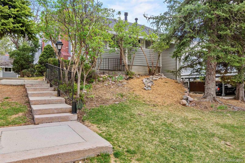 274 S Nome St, Aurora, CO 80012