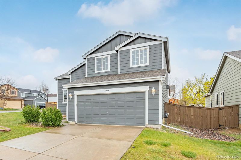 10000 Strathfield Ln, Highlands Ranch, CO 80126