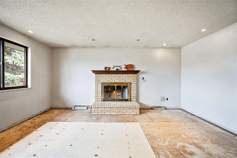 4652 S Robb St, Littleton, CO 80127