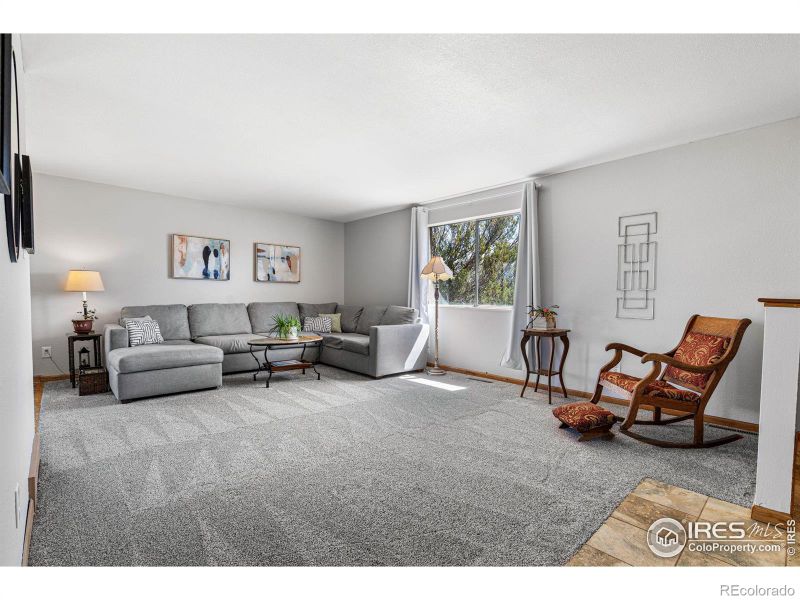 6323 Ephesus Rd, Longmont, CO 80503