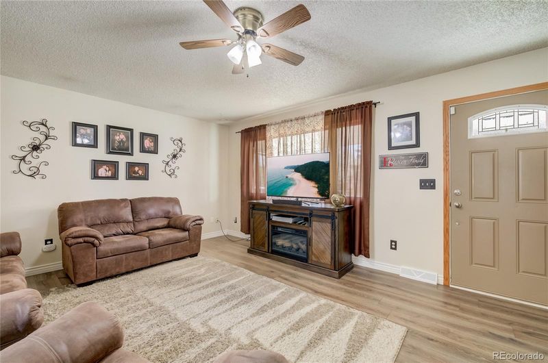739 41st Avenue Ct, Greeley, CO 80634
