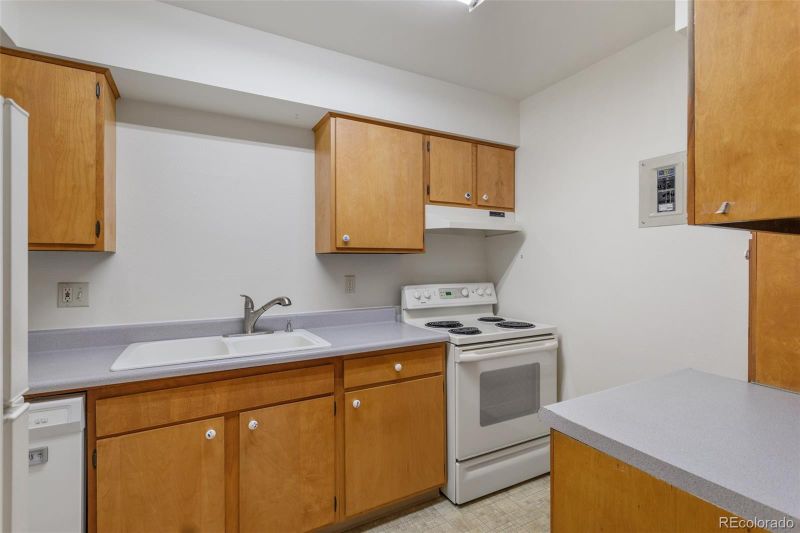 2902 Airport Rd #123, Colorado Springs, CO 80910