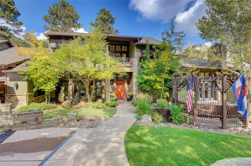 25751 Village Cir, Golden, CO 80401