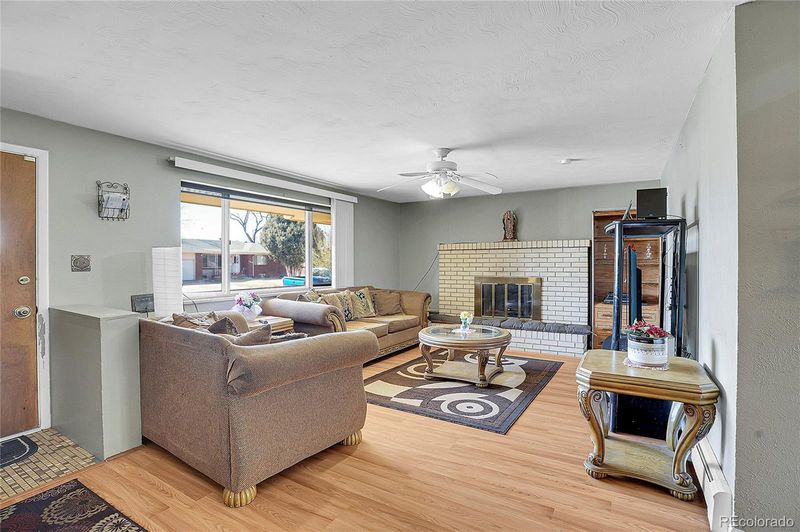 130 S 17th Ave Dr, Brighton, CO 80601