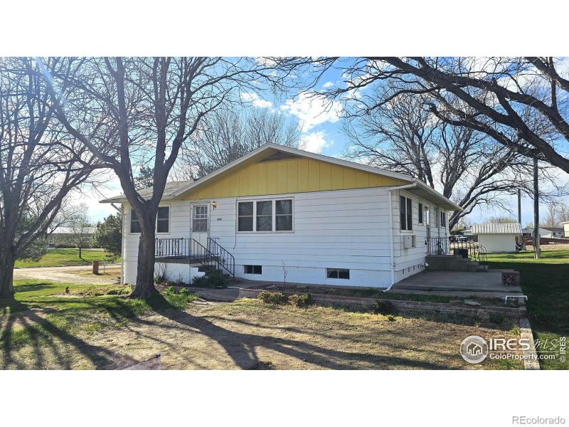 19611 Barnes Cir, Sterling, CO 80751