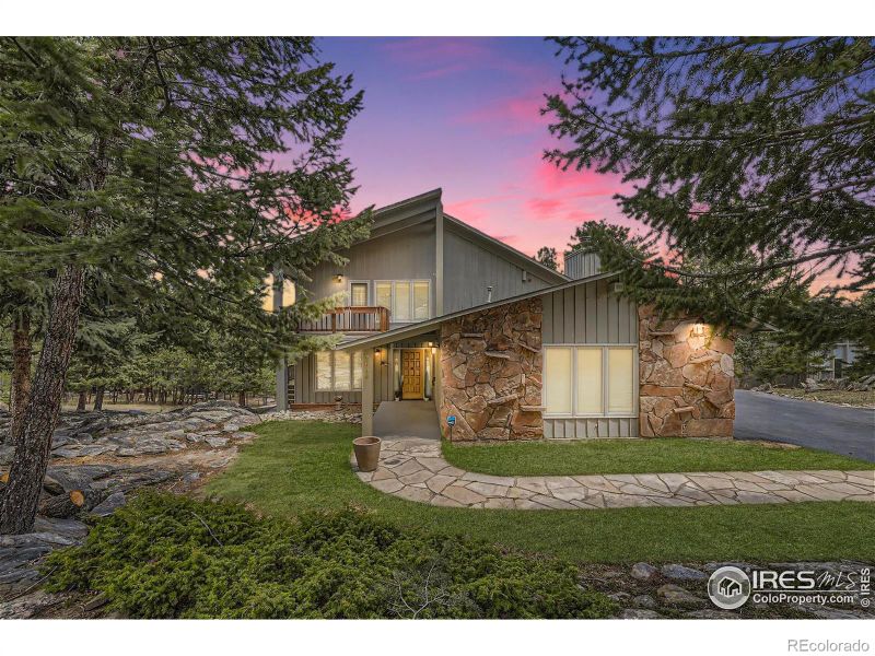 2696 Hiwan Dr, Evergreen, CO 80439