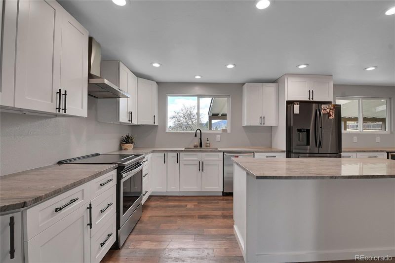 8908 W Glasgow Pl, Littleton, CO 80128