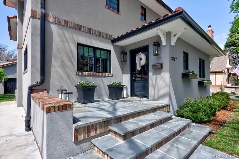 2067 Cherry St, Denver, CO 80207