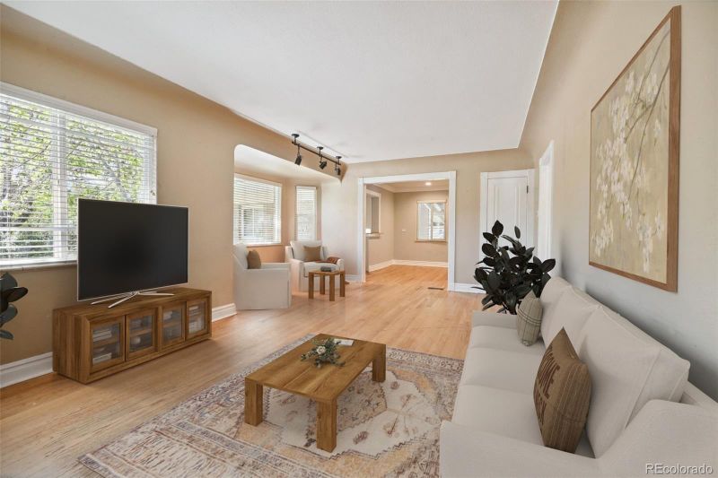 1401 Niagara St, Denver, CO 80220