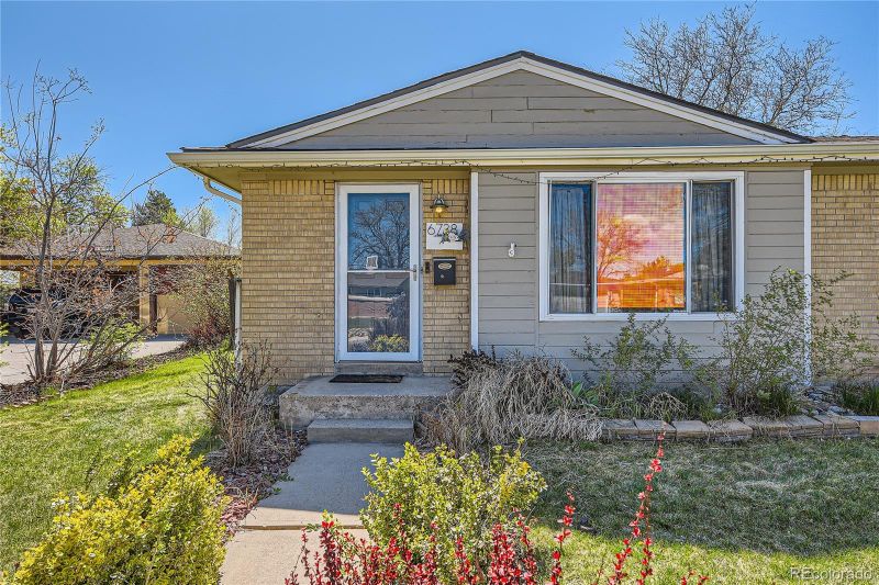 6738 S Ash Way, Centennial, CO 80122