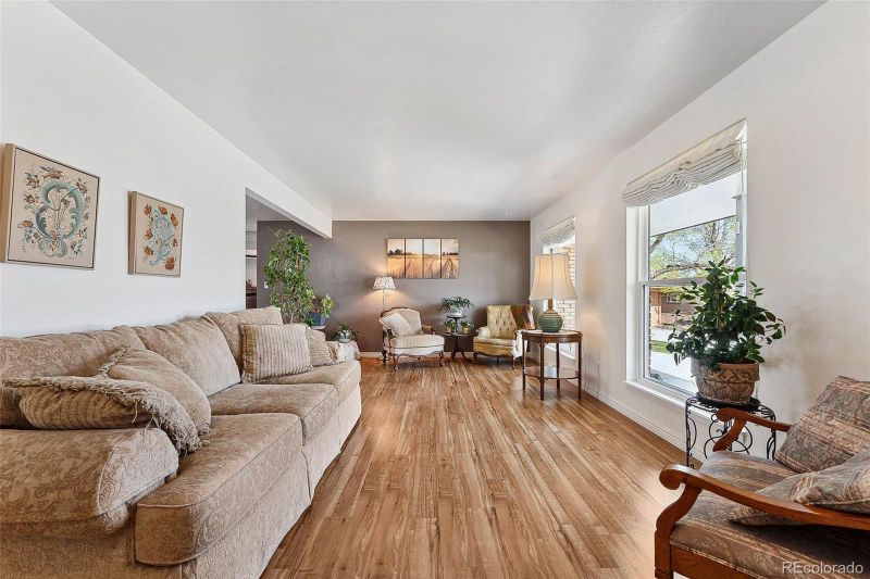 543 S Deframe Ct, Lakewood, CO 80228