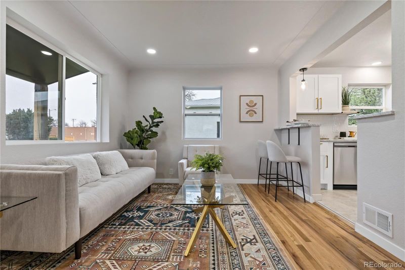 2843 N Madison St, Denver, CO 80205