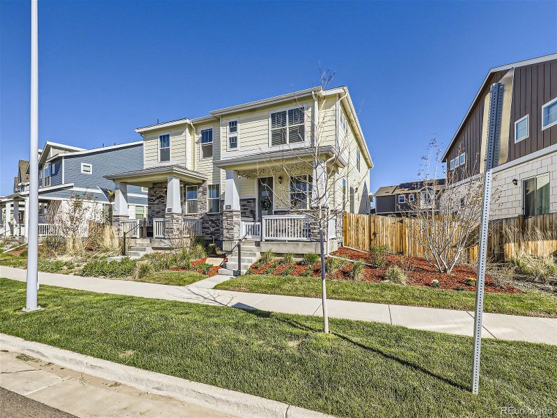 21963 E 8th Ave, Aurora, CO 80018