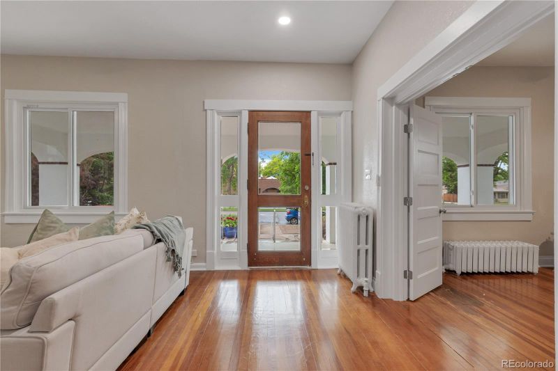 1312 N Oneida St, Denver, CO 80220
