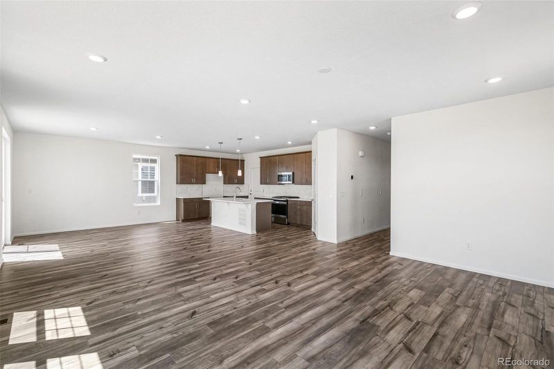 6084 E 154th Pl, Thornton, CO 80602