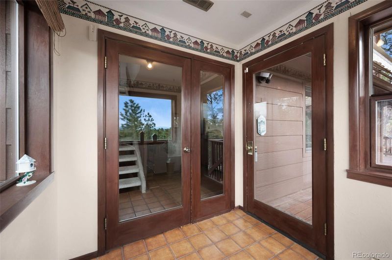 1090 Tari Dr, Colorado Springs, CO 80921