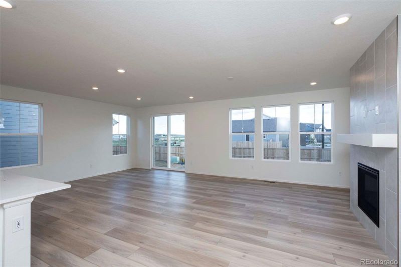 6004 E 154th Pl, Thornton, CO 80602