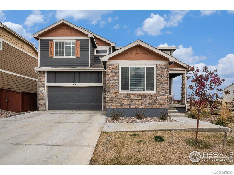 2071 Blue Moon Ct, Windsor, CO 80550
