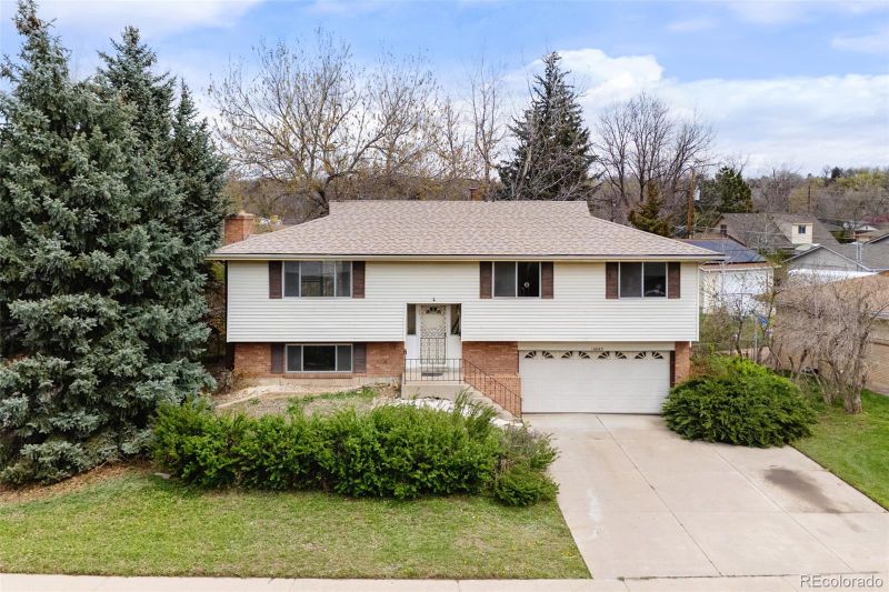 10863 W 67th Pl, Arvada, CO 80004