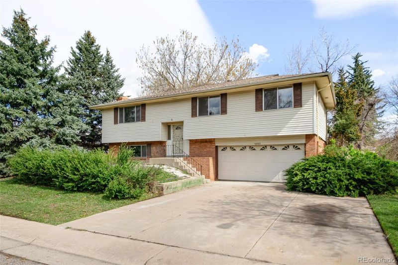 10863 W 67th Pl, Arvada, CO 80004